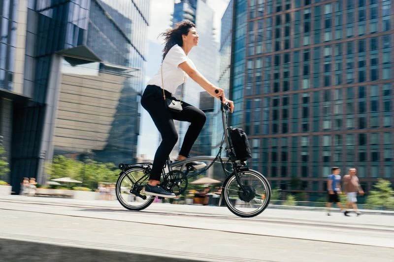Vélo électrique Brompton P Line électrique – Image 2